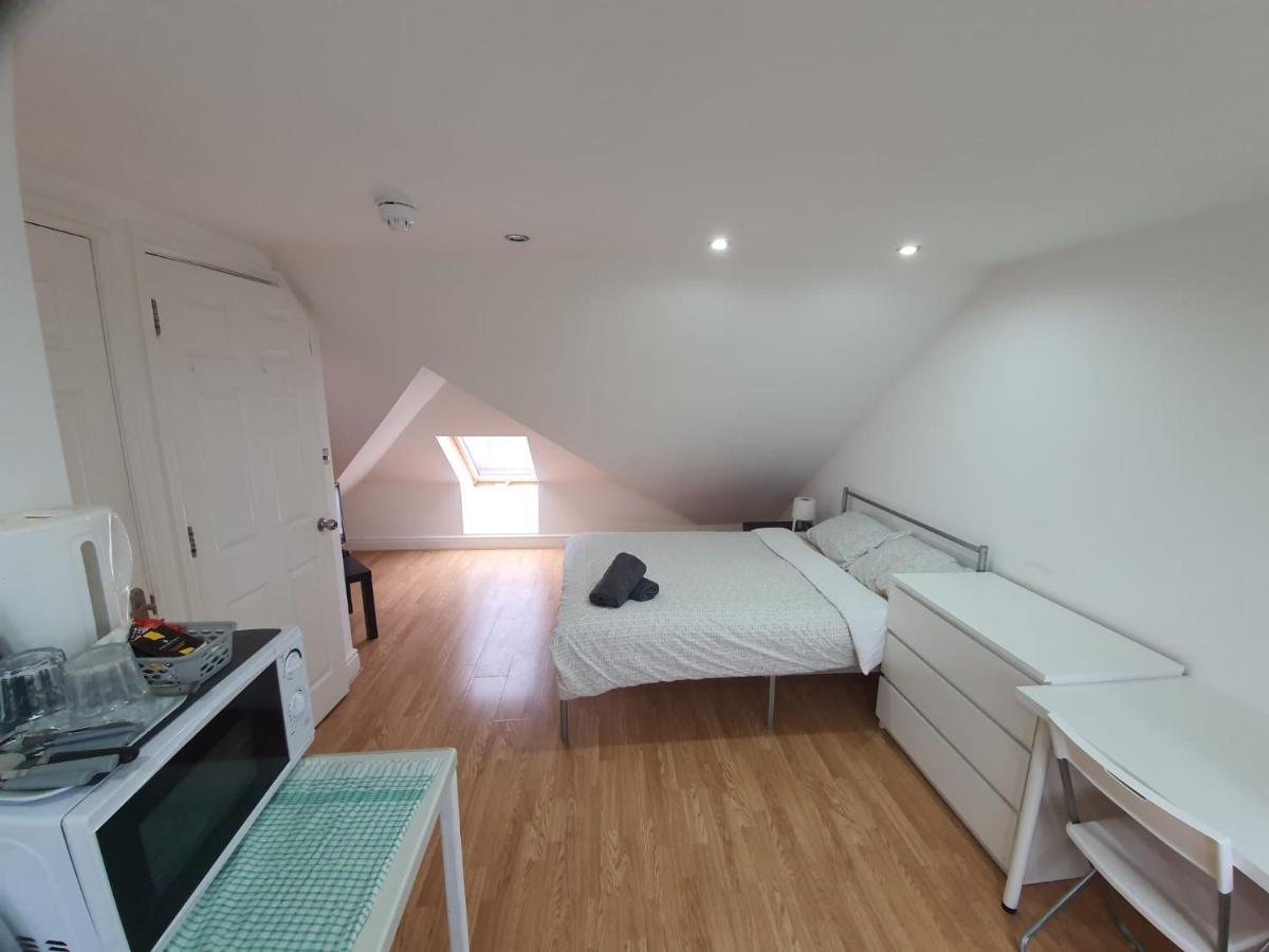 Eastwood Rooms Goodmayes Eksteriør billede