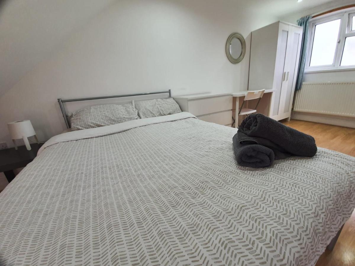 Eastwood Rooms Goodmayes Eksteriør billede