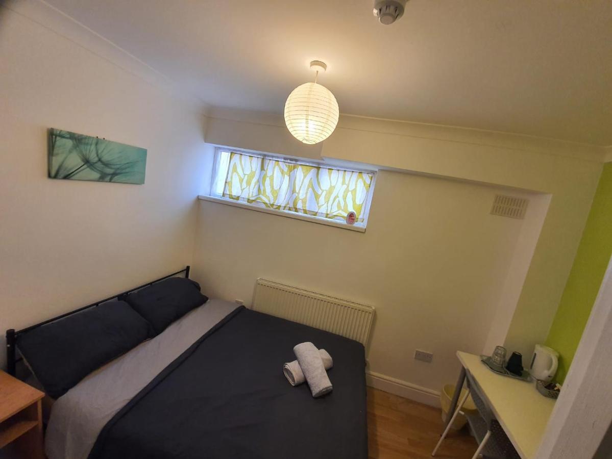 Eastwood Rooms Goodmayes Eksteriør billede