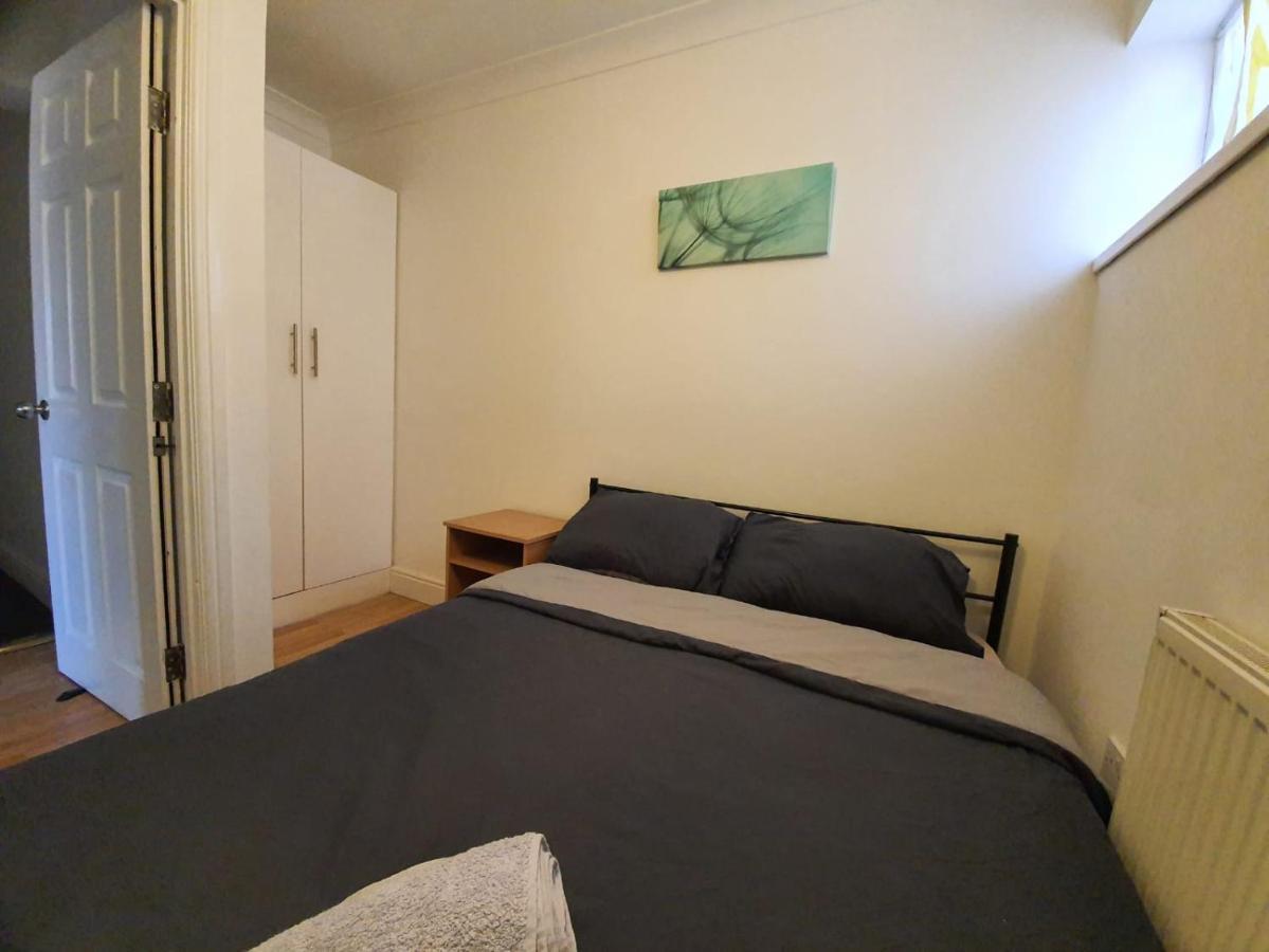 Eastwood Rooms Goodmayes Eksteriør billede