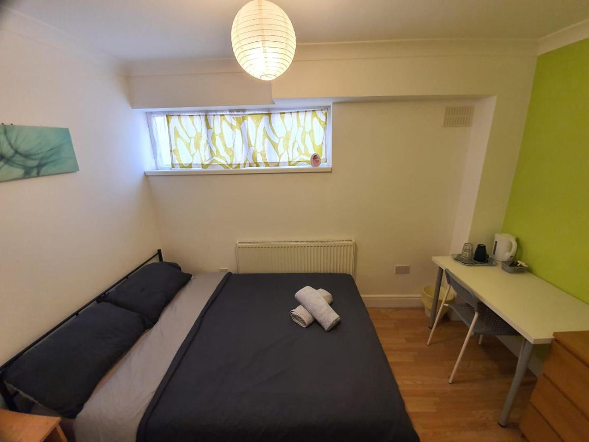Eastwood Rooms Goodmayes Eksteriør billede