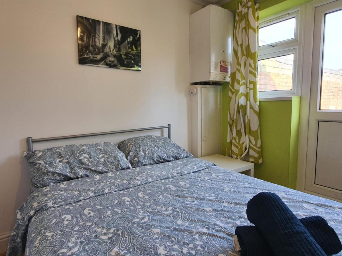 Eastwood Rooms Goodmayes Eksteriør billede
