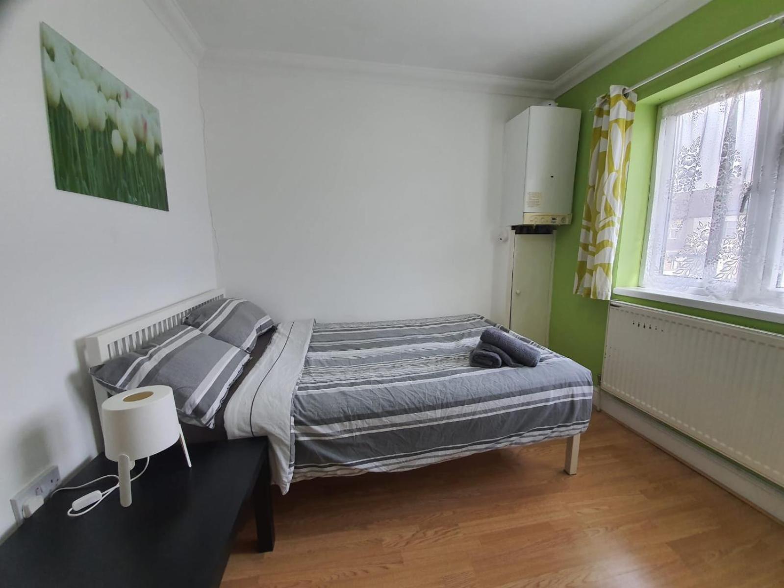 Eastwood Rooms Goodmayes Eksteriør billede