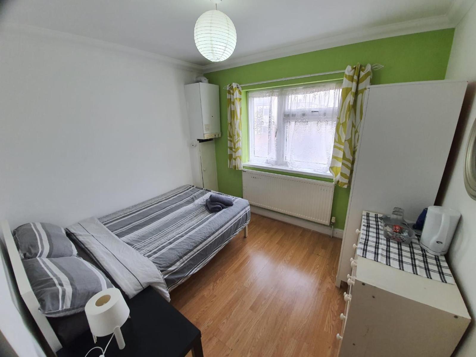 Eastwood Rooms Goodmayes Eksteriør billede